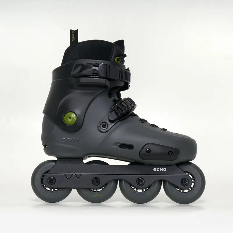 Echo Sonar 4-Wheel Skates 1