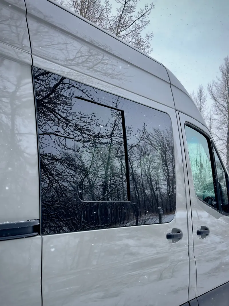Windows: Am Auto - Mercedes Sprinter - Slider Window Sliding Door & Behind Driver 2